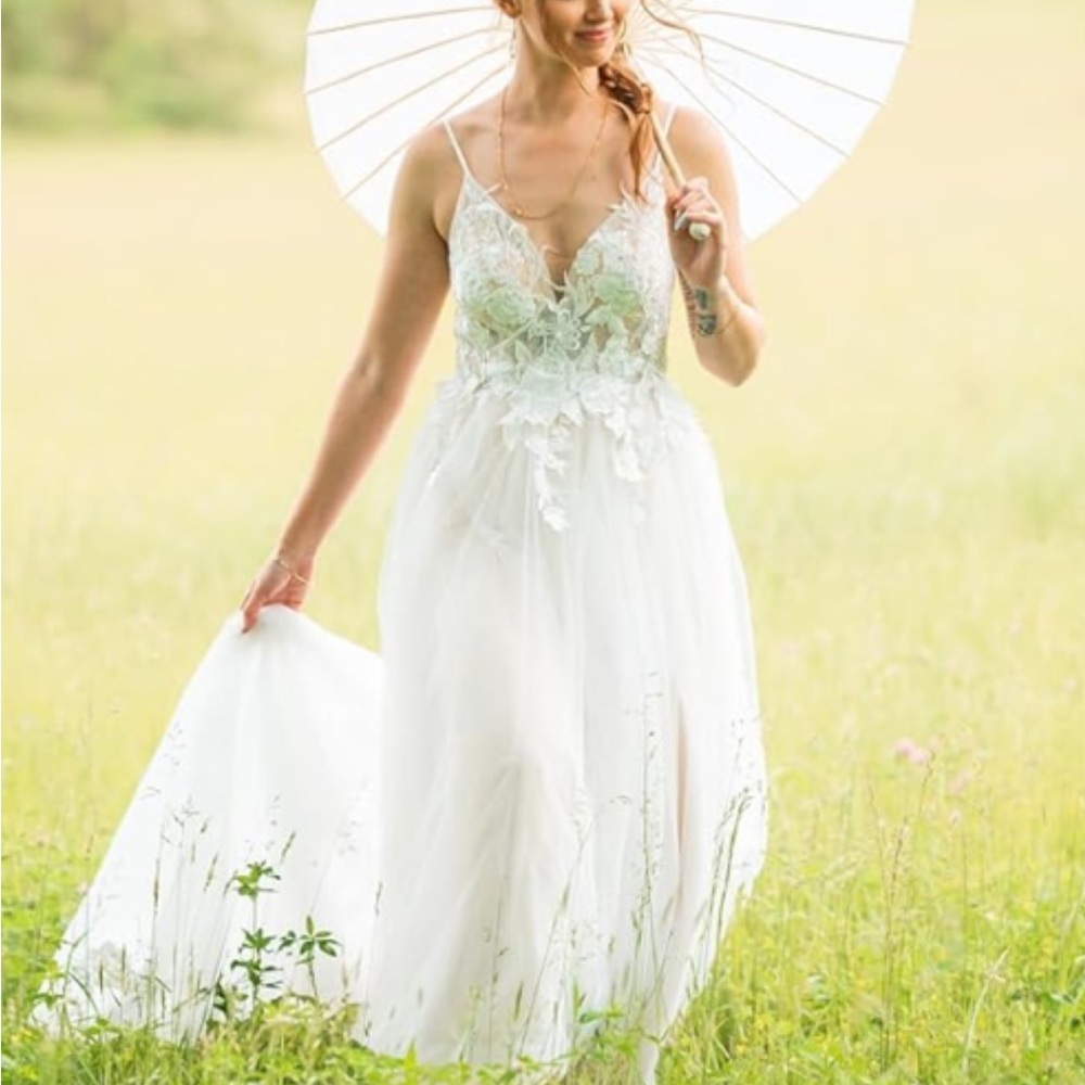 Women's Wedding Dresses Appliques Boho Beach Sexy Spaghetti Straps Lace Bridal